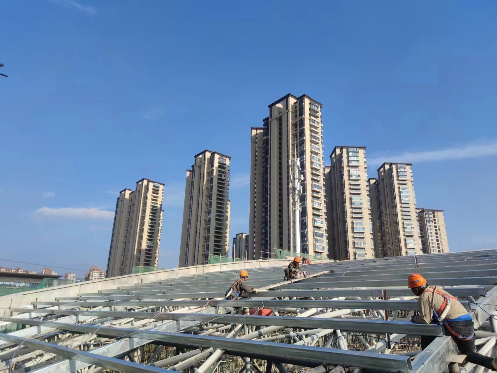 老厂房焕新记：建筑装饰设计如何重塑城市记忆？